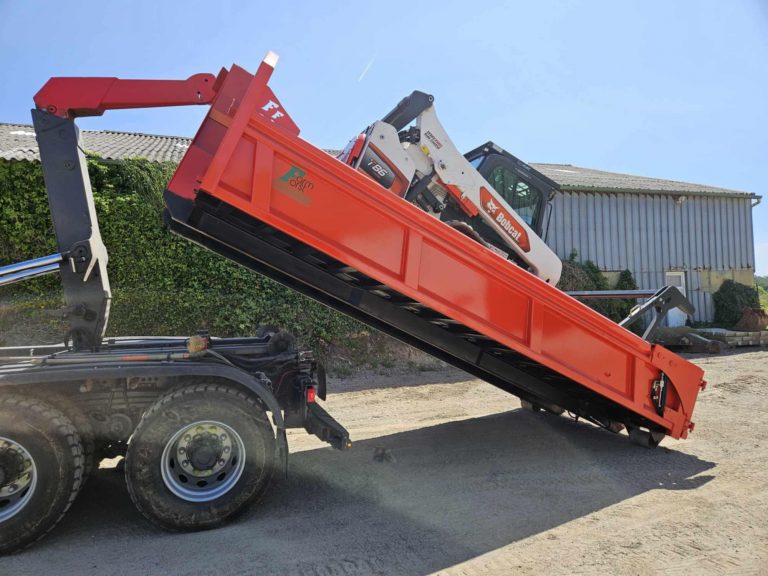 caisson TP ampliroll tout hardox équipé bras levage AGRICAISSON FarmForst 2