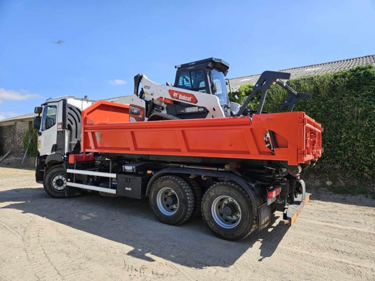 caisson TP ampliroll tout hardox équipé bras levage AGRICAISSON FarmForst